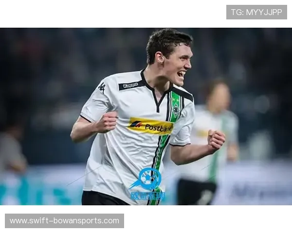 克里斯花式足球球校球星的成长历程与技艺突破探索