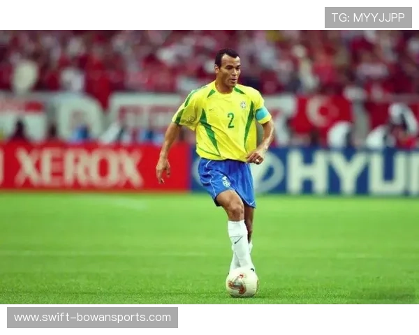 致敬足球传奇：那些永载史册的伟大球星与他们的传奇时刻